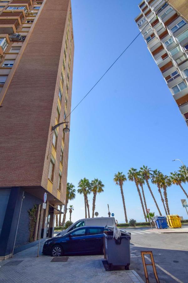 P&P Apartamentos Paseo Maritimo Pablo Ruiz Picasso Малага Экстерьер фото